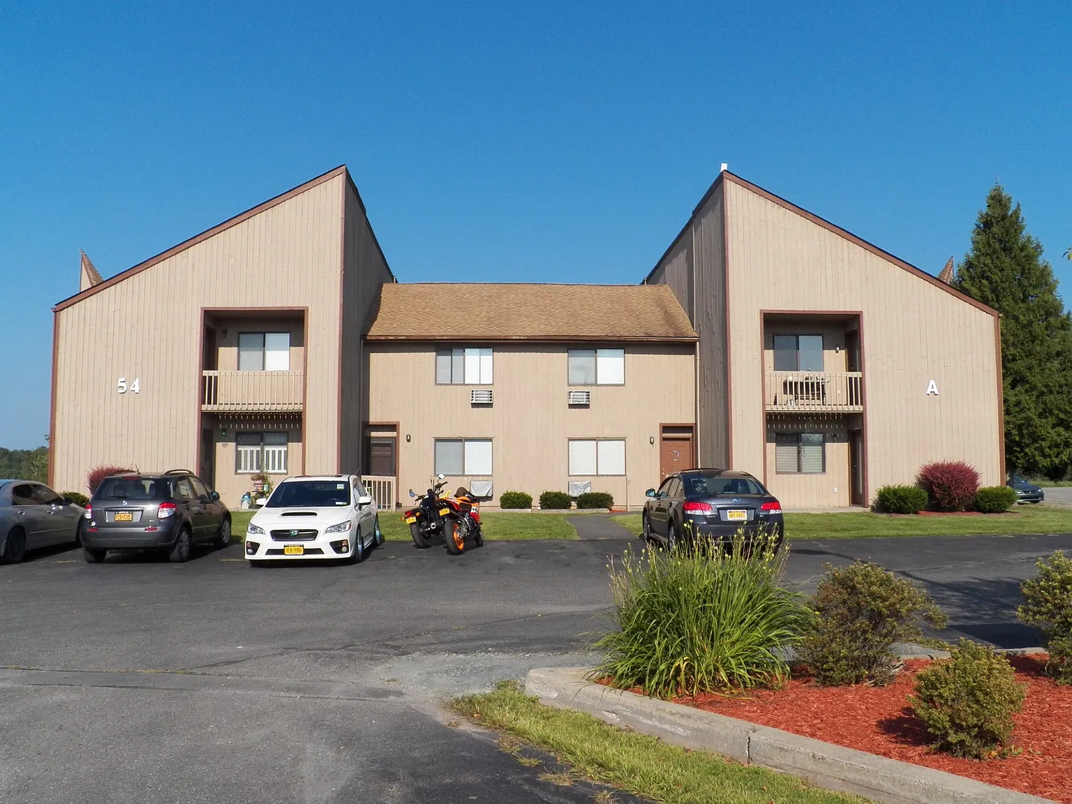 1 bed, 750 sqft, $1,300 — Photo 1