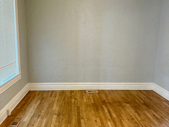 2nd image of 405 W Broad St