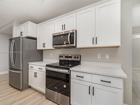 5th image of 522 NW 7th Ave