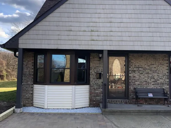 19 Village Green Way, Hazlet, NJ 07730