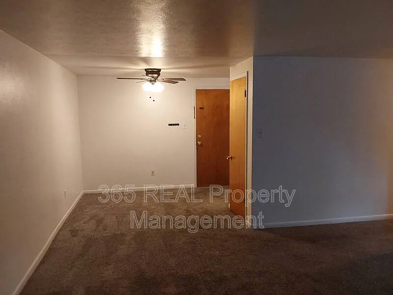 Building Photo - 1624 9th Ave #11