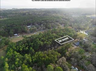 8465 Coe St, Bayou La Batre, AL 36509