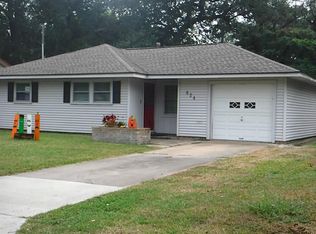 824 Magnolia St, Lake Jackson, TX 77566