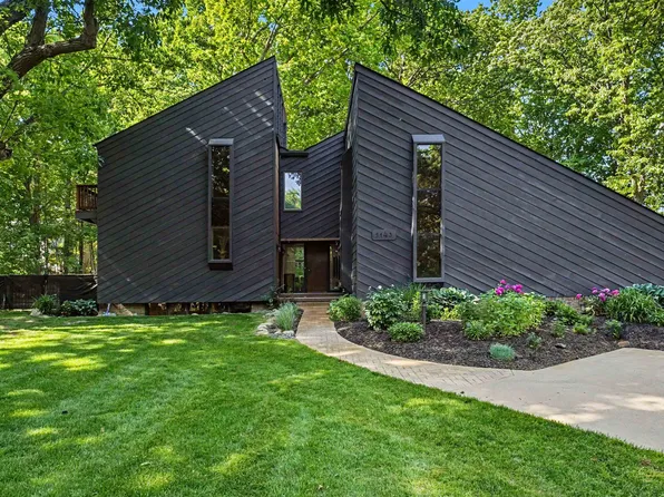 5143 Green Meadows Rd, Grand Blanc, MI 48439