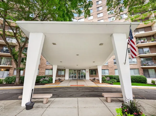 7141 N Kedzie Ave APT 910, Chicago, IL 60645