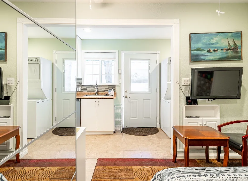 542 Sierra Vista Ave #2