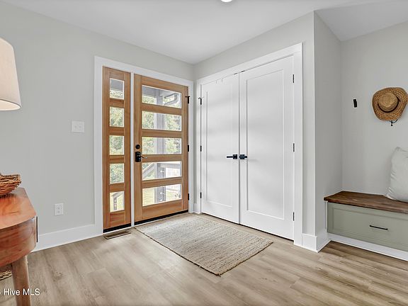 5th image of 237 Riverside Drive