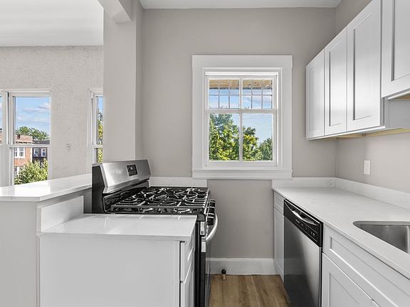 3rd image of 19 Agassiz St #31