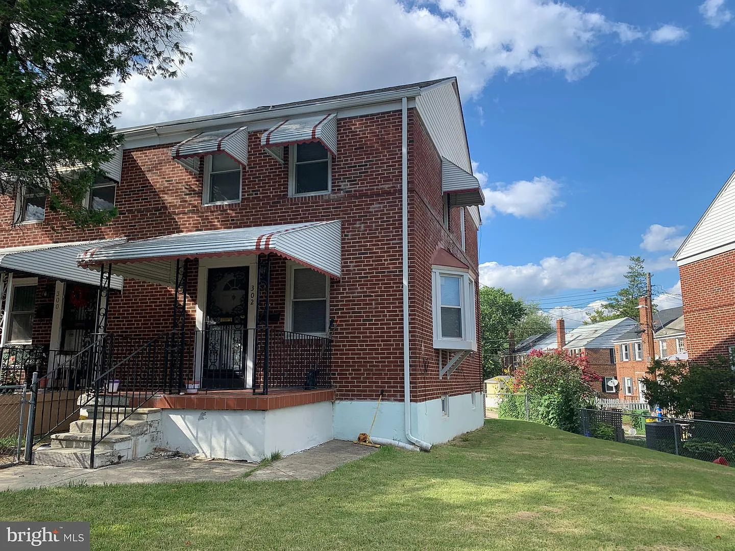 302 Charter Oak Ave photo 1