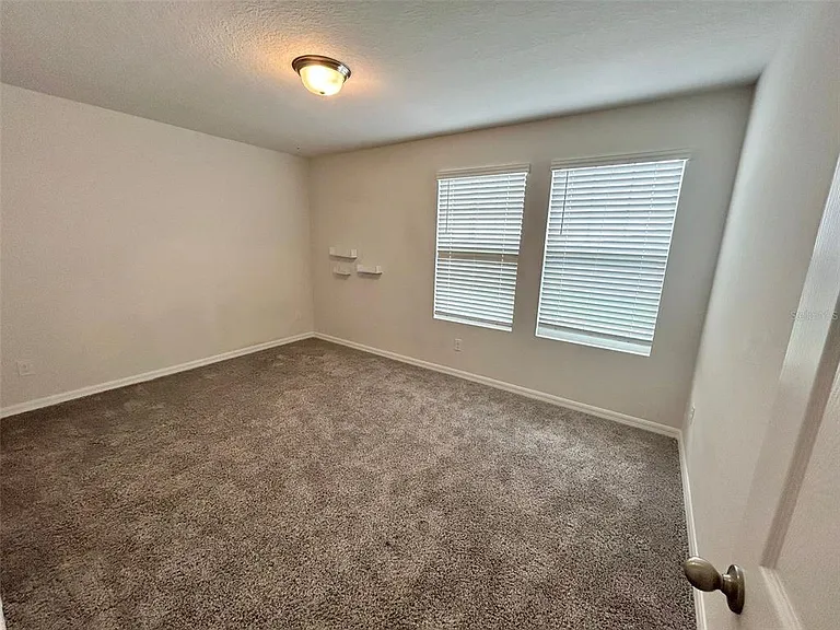 144 Towns Cir — Photo 16