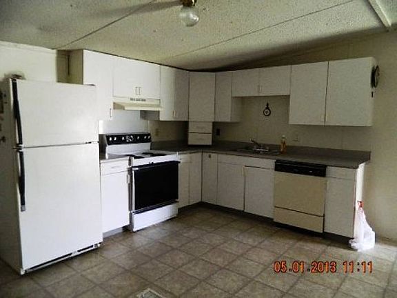 5th image of 105 Newton Ln