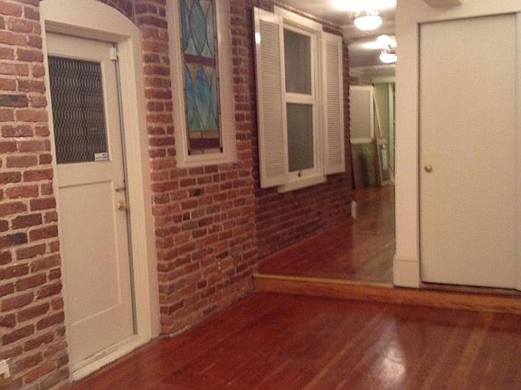 3rd image of 710 Taylor St