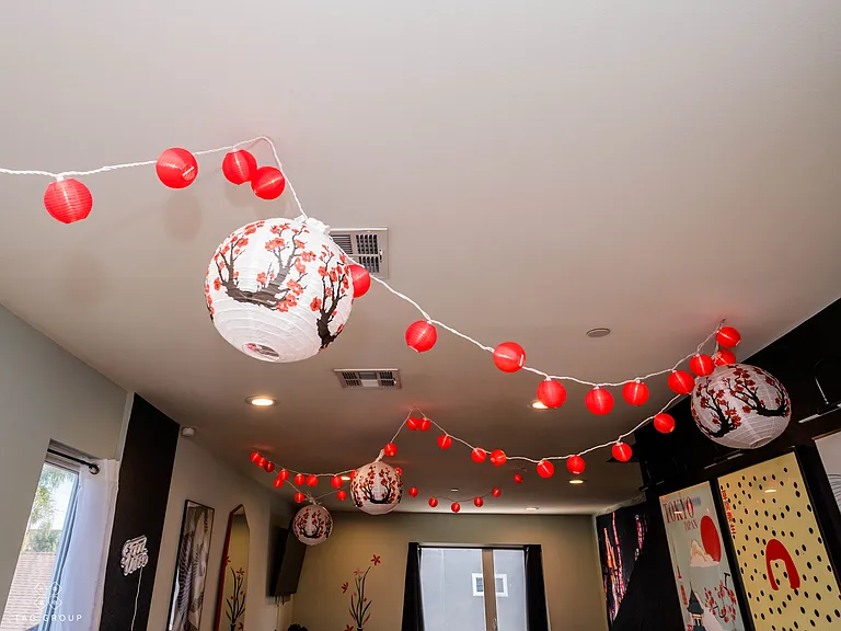 427 N Heliotrope Dr #200 — Photo 24