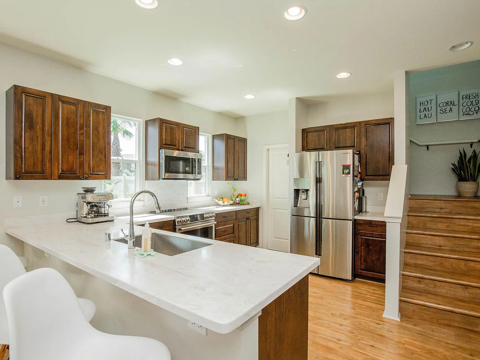 4 bed, 1821 sqft, $5,200 — Photo 4