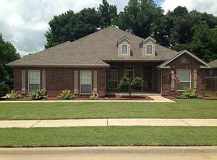 5084 W Waverly Rd, Fayetteville, AR 72704