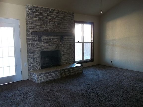 3rd image of 1125 Crescent Dr