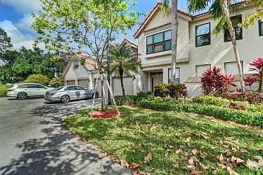 Home For Sale In Coach Houses Of Town Place