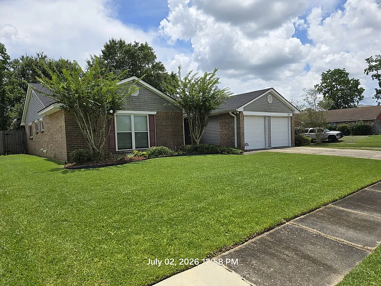 101 Dixie Cir — Photo 2