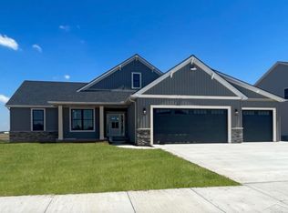 519 Queens Creek Dr, Frankenmuth, MI 49734
