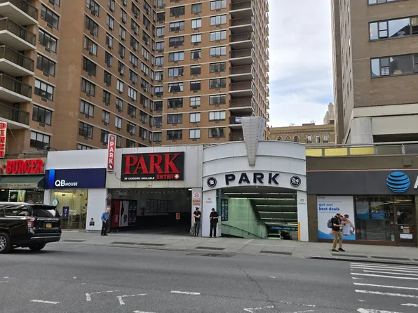 60 East 8th Street image 7 of 9