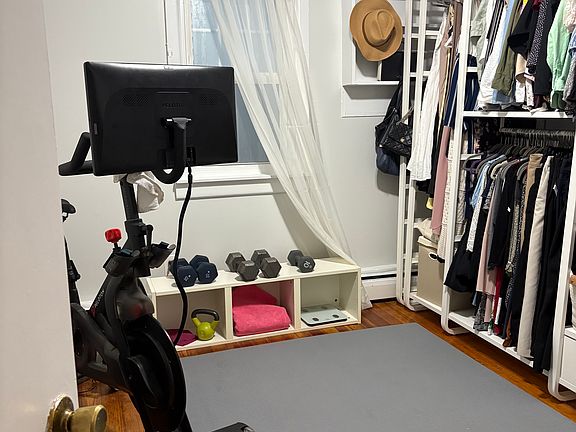 5th image of 327 Williams St Floor 1