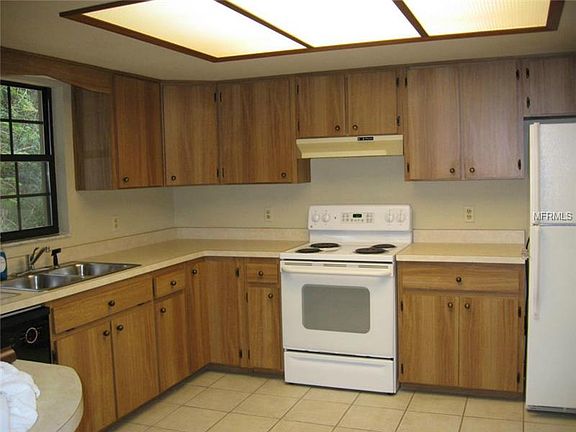 2nd image of 450 Ferrin Ct