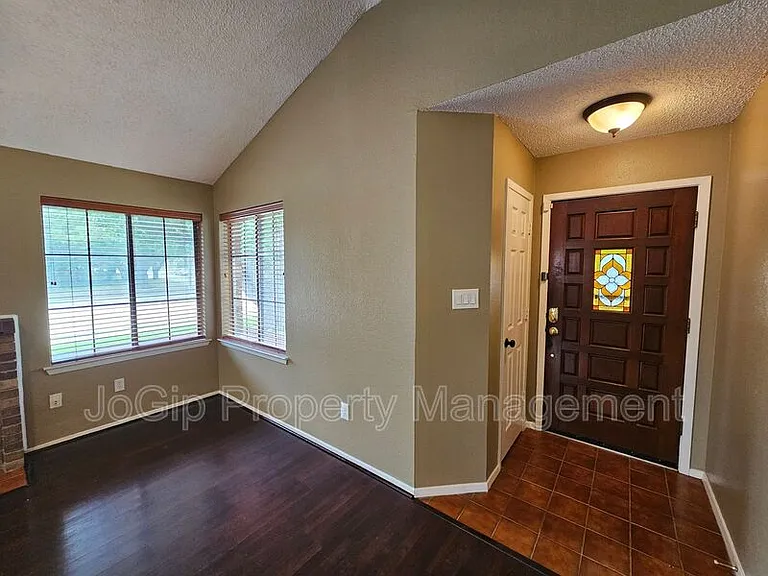 602 Prairie Dell St — Photo 4
