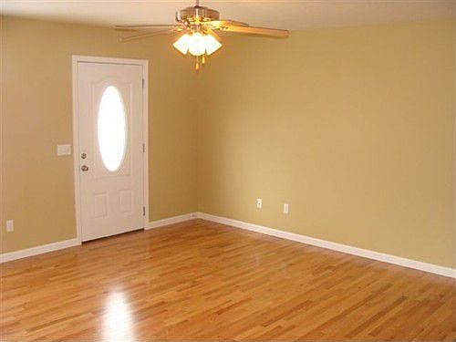 2nd image of 120 Austin Ave
