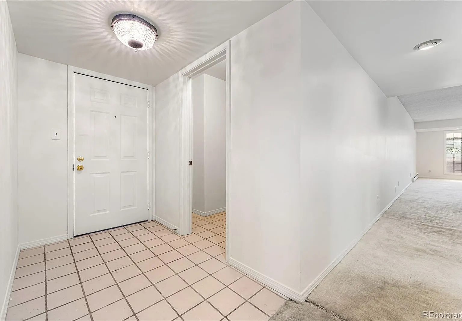 2 bed, 2.0 bath, 2299 sqft, $2,700 — Photo 3