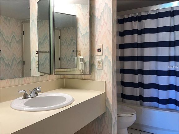 5th image of 402 Cypress Dr #402