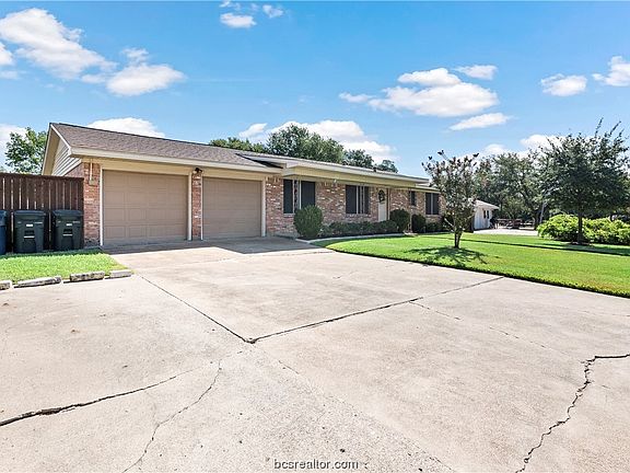 5th image of 105 Redmond Dr