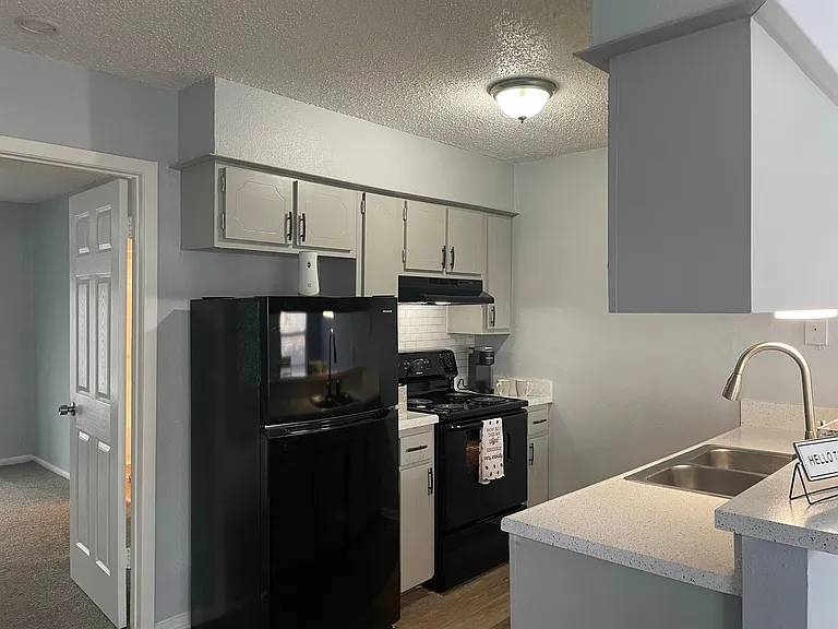 The Rise Apartments — Photo 29
