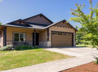 1415 Cottonwood Pl, Cottage Grove, OR 97424
