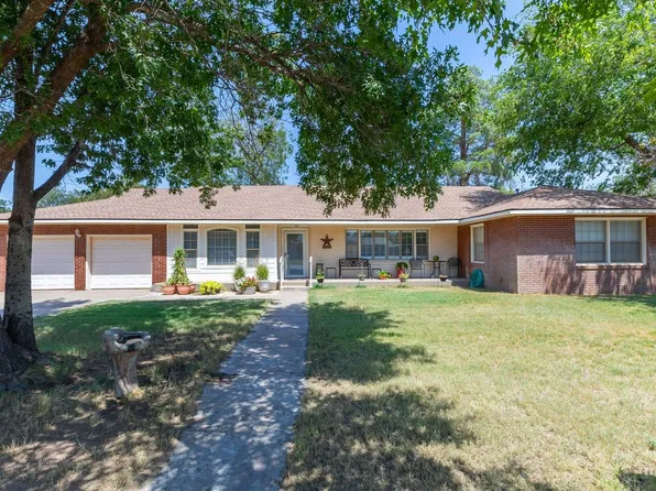 400 SW 3rd St, Knox City, TX 79529
