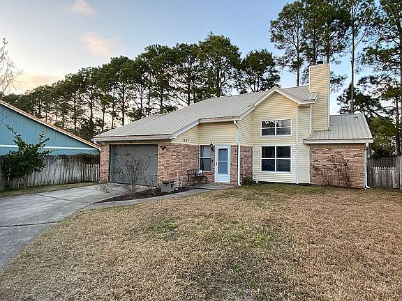 2nd image of 1647 Bennetts End