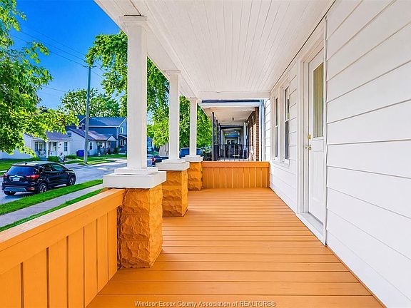 4th image of 1054 Felix Ave