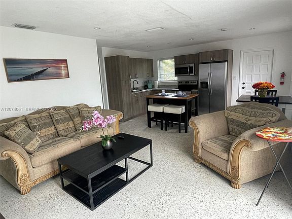 4th image of 38 Silver Springs Dr