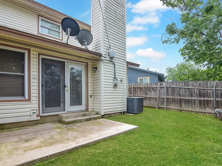 2403 Skylark Cir — Photo 13