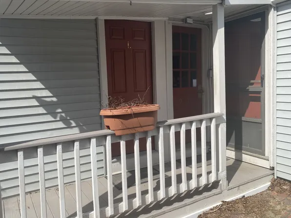 76 High St APT 7, Exeter, NH 03833