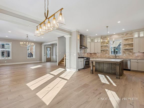 5th image of 2022 Leopold Dr