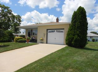 1 Saint Catherine Blvd, Toms River, NJ 08757