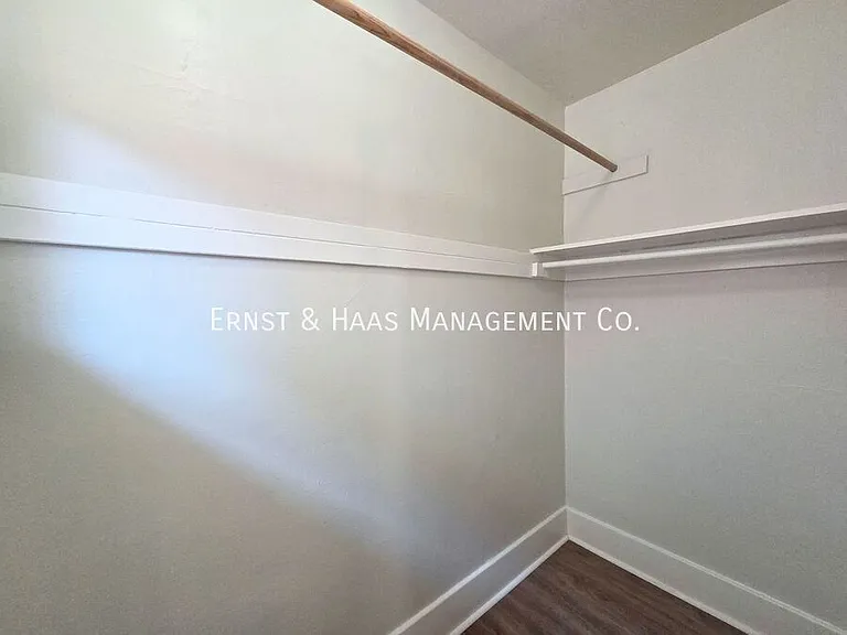 1027 1/2 E Ocean Blvd — Photo 17