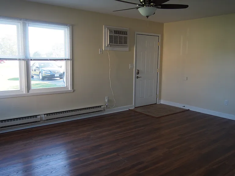708 Oakton Rd — Photo 4