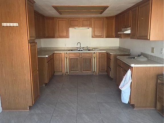 2nd image of 2894 N Elm Ave