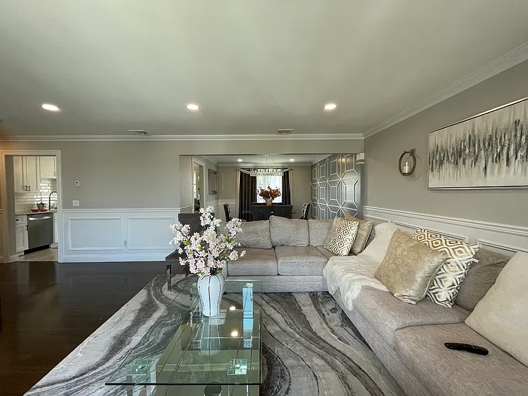 133 Burns Ave #2 — Photo 4