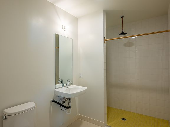 5th image of 917-19 Cesar E Chavez Pkwy #3