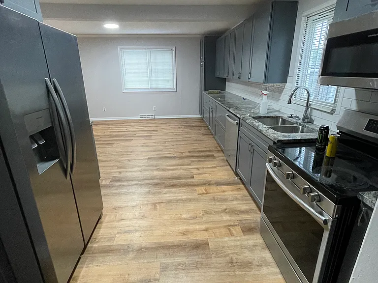 3945 Monroe Ave — Photo 1