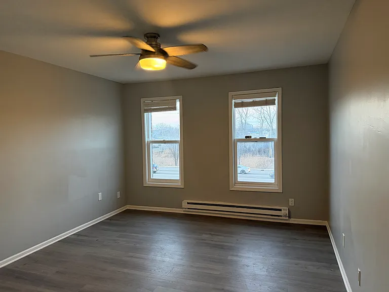 1187 N Farnsworth Ave — Photo 6