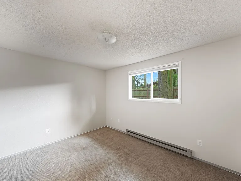 2528 Libbey Rd — Photo 5