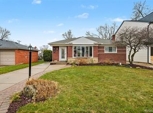 2710 Dorchester Rd, Birmingham, MI